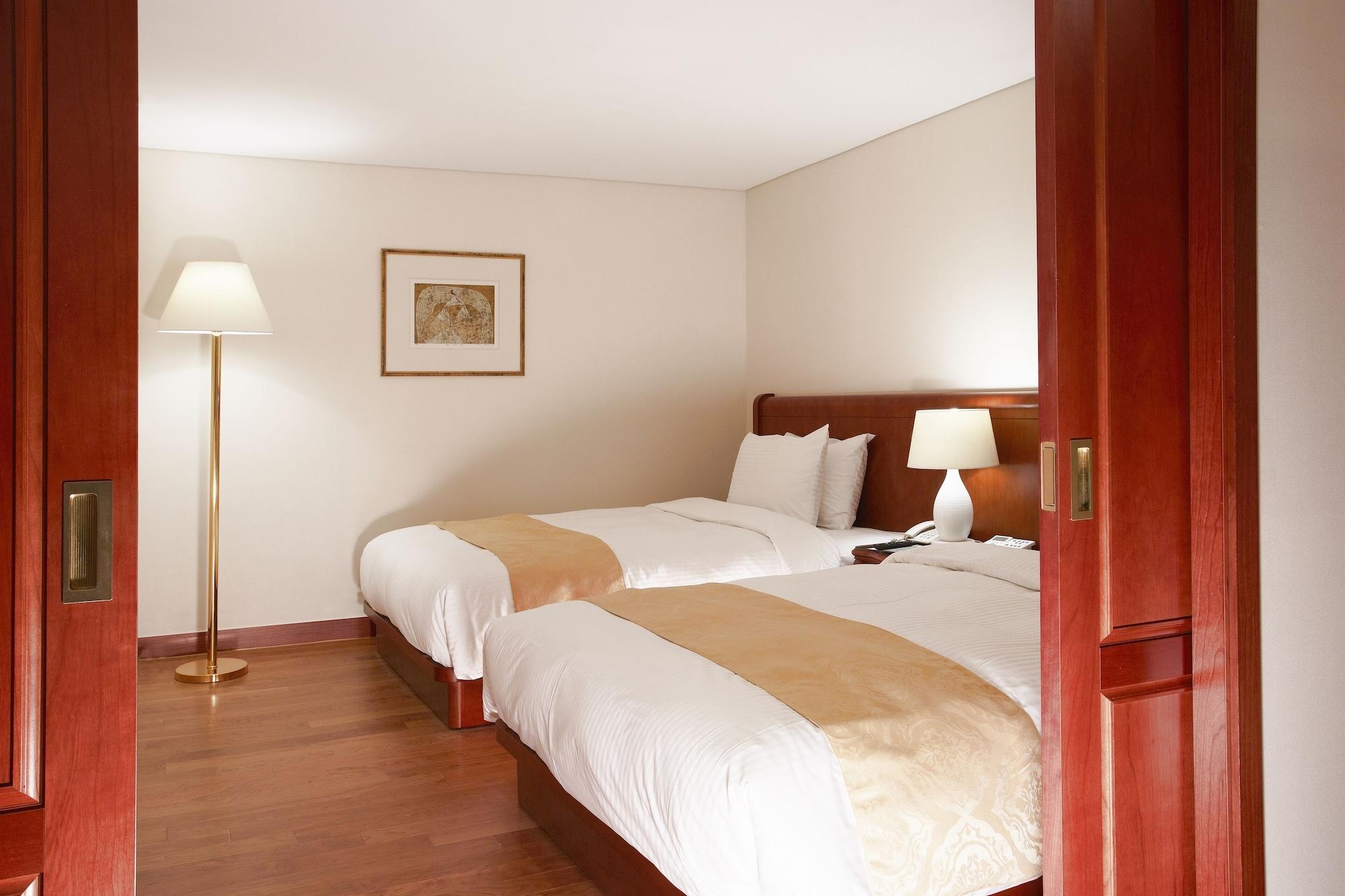 Sejong Hotel Seoul Myeongdong Exterior photo