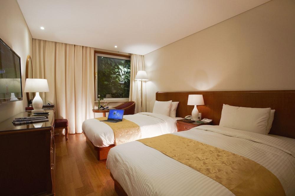 Sejong Hotel Seoul Myeongdong Exterior photo